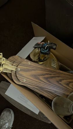 Free ceiling fan