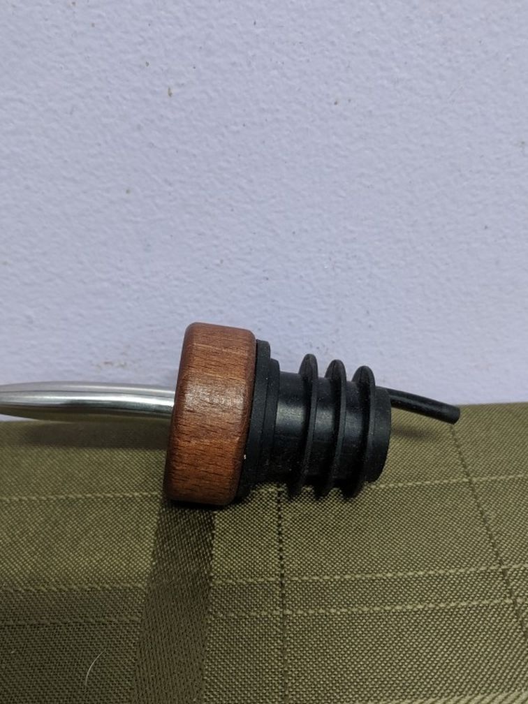 9 Pour Spouts, Wood, Free Pour, Wine, Liquor,Oil And Vinegar, Set Of 9