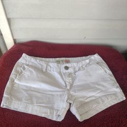 Women’s Juniors PARIS BLUES White Shorts With Pockets  size 5
