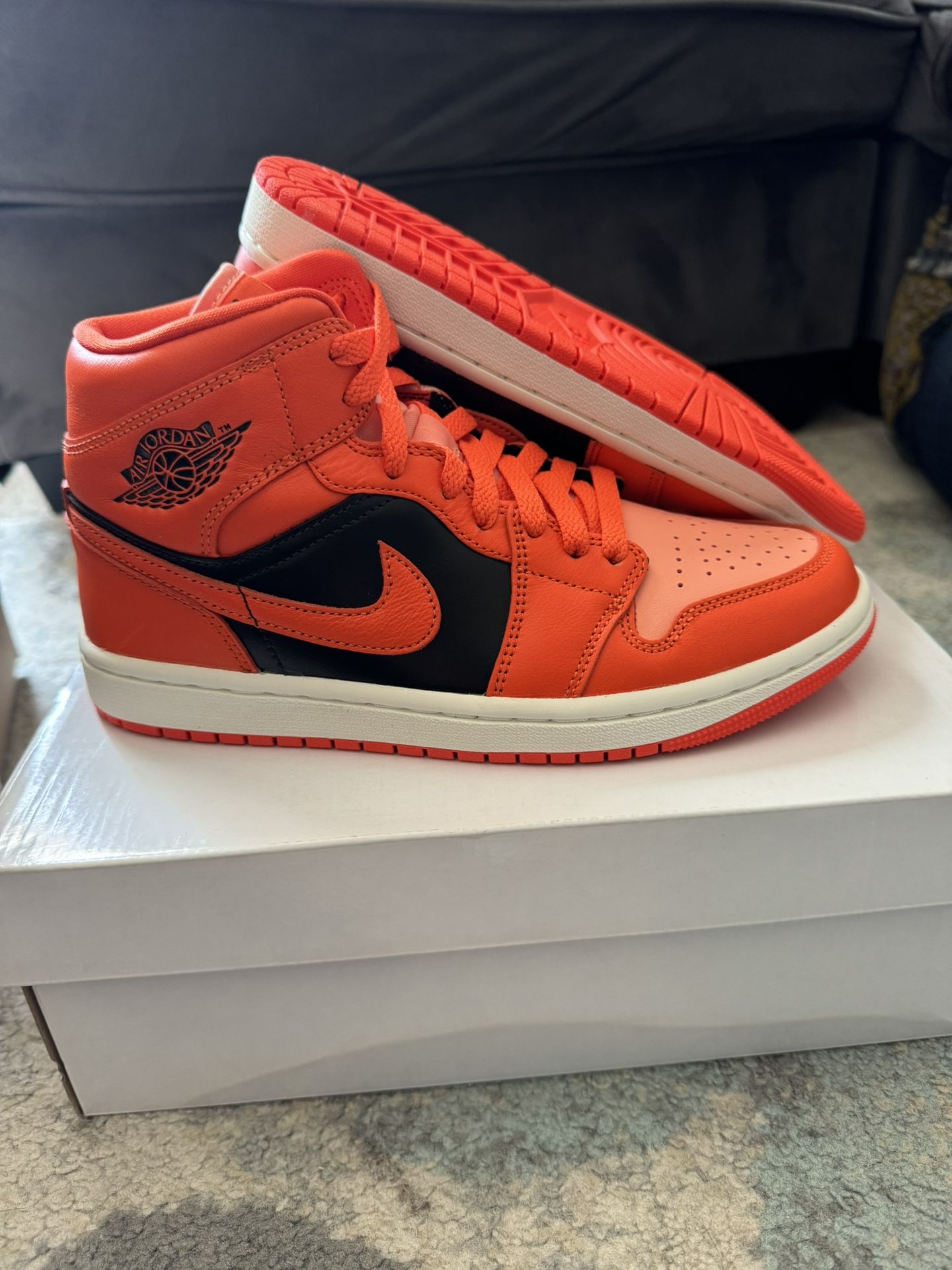 Air Jordan 1 SE Mid Rush Orange Women Size 7 Authentic
