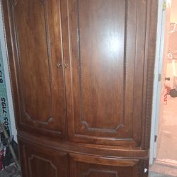 Very Expensive Armwall