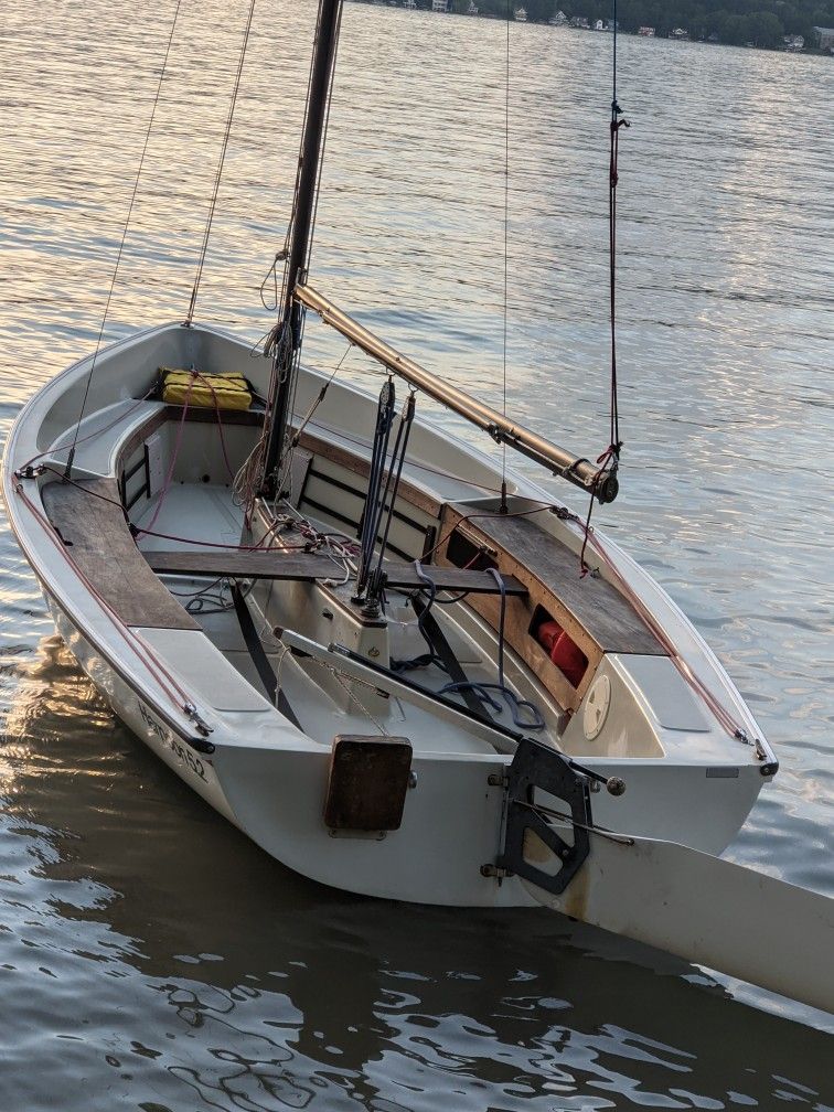 Boston Whaler Harpoon 5.2 Sail Boat with Trailer for Sale in