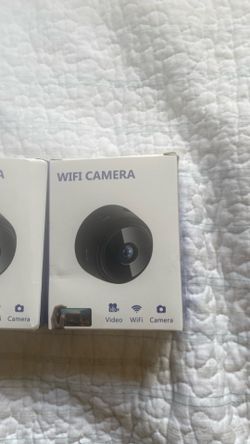 3 wireless Wi-Fi cameras 3 power banks 2 SD cards cameras have there own hotspot don’t need to connect to Wi-Fi IR night vision 1080p
