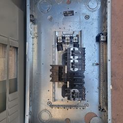 Square D - HOM2040M200PCVP Homeline 200-Amp 20-Space 40-Circuit Indoor Main Breaker Load Center Value Pack, Plug-on Neutral Ready