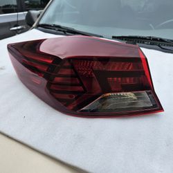 Hunday Elantra 2019 Tail Ligt Leftside