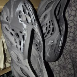 Yeezy Foam Granite
