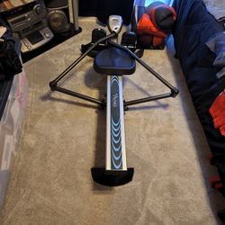 Avari Fitness Row Machine