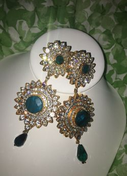 Gold plated earrings set new