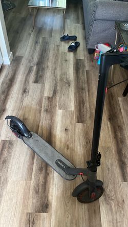 E scooter everything works no problems includes charger