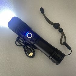 LED Torch Flashlight with Zoom. 3000 Lumens 