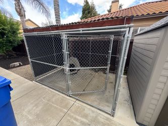 Delta Fence Kennel with locking door and pitched roof