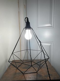 Black Metal Geometric Pendant Light Fixture – Modern Industrial Style