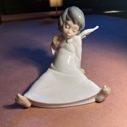 Collectible Lladró “Angel Wondering” Porcelain Figurine #4962