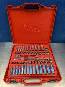 Milwaukee 48-22-9008 3/8" Drive Ratchet & Socket Set