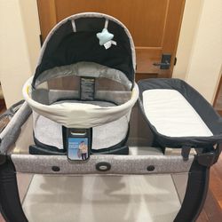 Graco Pack n Play w/ Bassinet Changing Table + Mattress