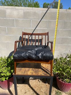 💥💥REDUCED💥💥 Vintage mid-century modern lounge chair, often identified as a design by Lawrence Peabody or Ib Kofod-Larsen manufactured for the comp