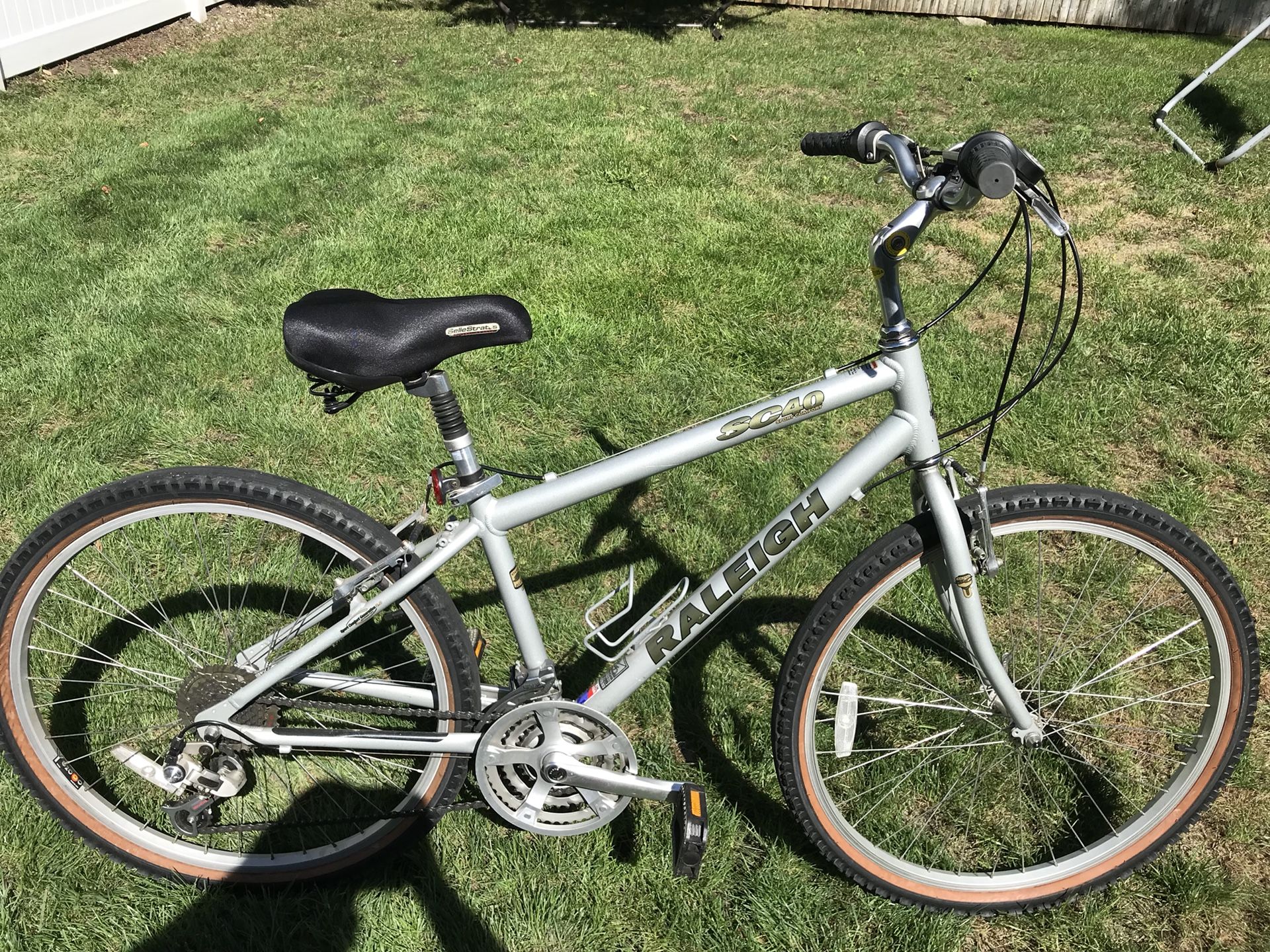 Raleigh sc40 sport comfort bike in excellent condition very clean no taking offers