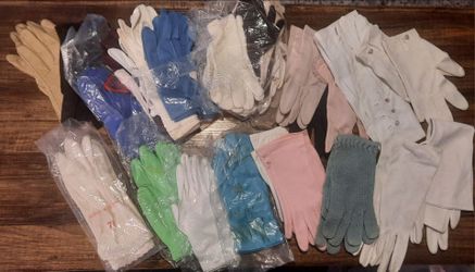 Lot of Vintage Women's Gloves - great condition