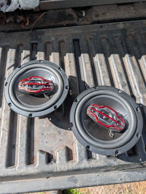 Dual 6.5 Inch Speakers
