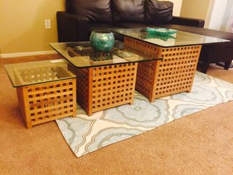 Beautiful desk pieces, all 3, tables, coffee