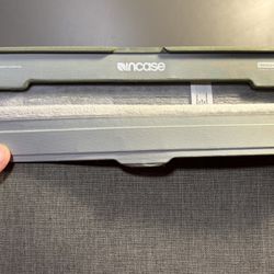 Incase ICON Olive Green MacBook Pro 14” Sleeve