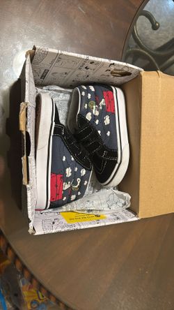 Vans ‘Peanuts SNOOPY’ (TODDLER) (READ DESCRIPTION)