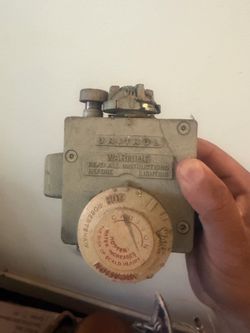 Water heater gas valve control