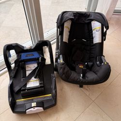 Doona Car Seat Stroller + Base