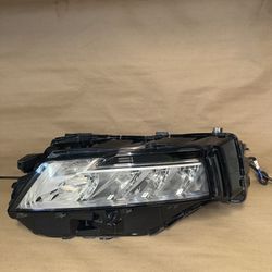 2021 2022 2023 Nissan Rogue Left Side LED Headlight Headlamp OEM  Left side  OEM  Amazing condition  Work and fit good  Missing tow tabs  The other mo