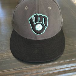 New Era  Milwaukee Brewers Fitted Hat Size 7