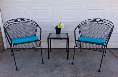 Metal Patio Set With NEW Cushions