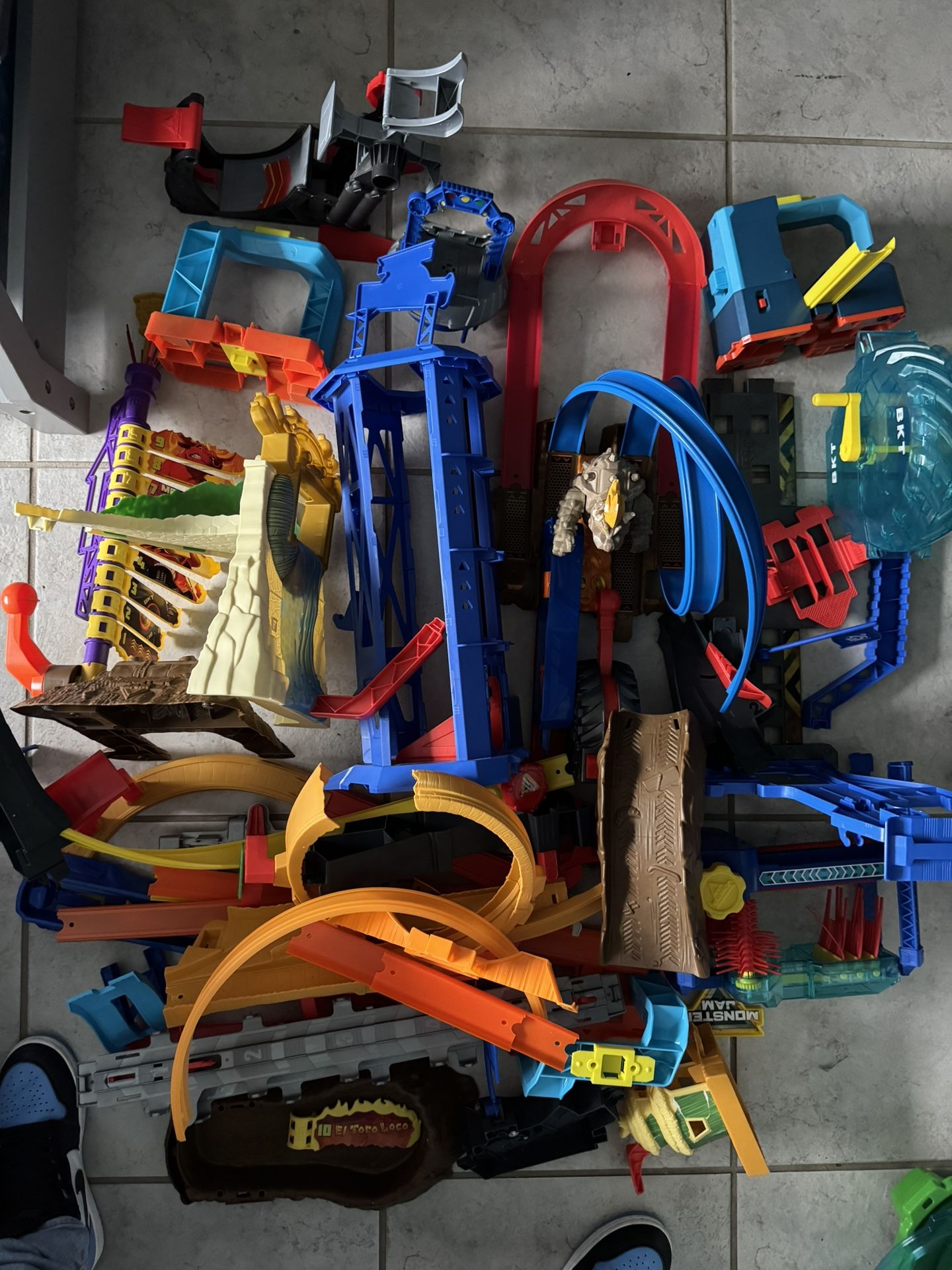 Hot Wheels Tracks