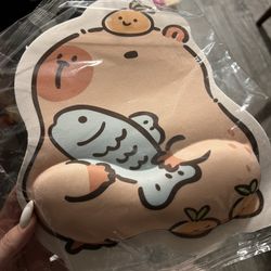 BRAND NEW CAPYBARA MOUSEPAD WITH WRIST REST