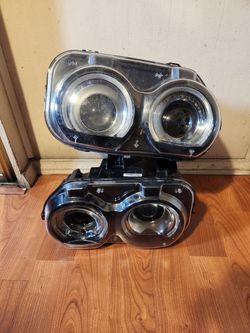 2015 dodge challenger pair of headlights