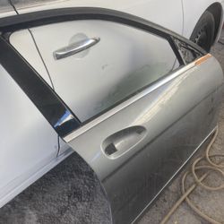 Passenger Side Door Complete 2014 Mercedes C250 $200