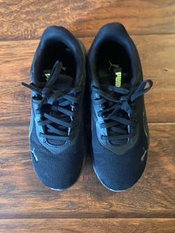 Black puma shoes