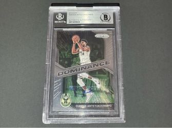 Giannis Antetokounmpo Panini Prizm Dominance Signed Card Beckett Authenticated