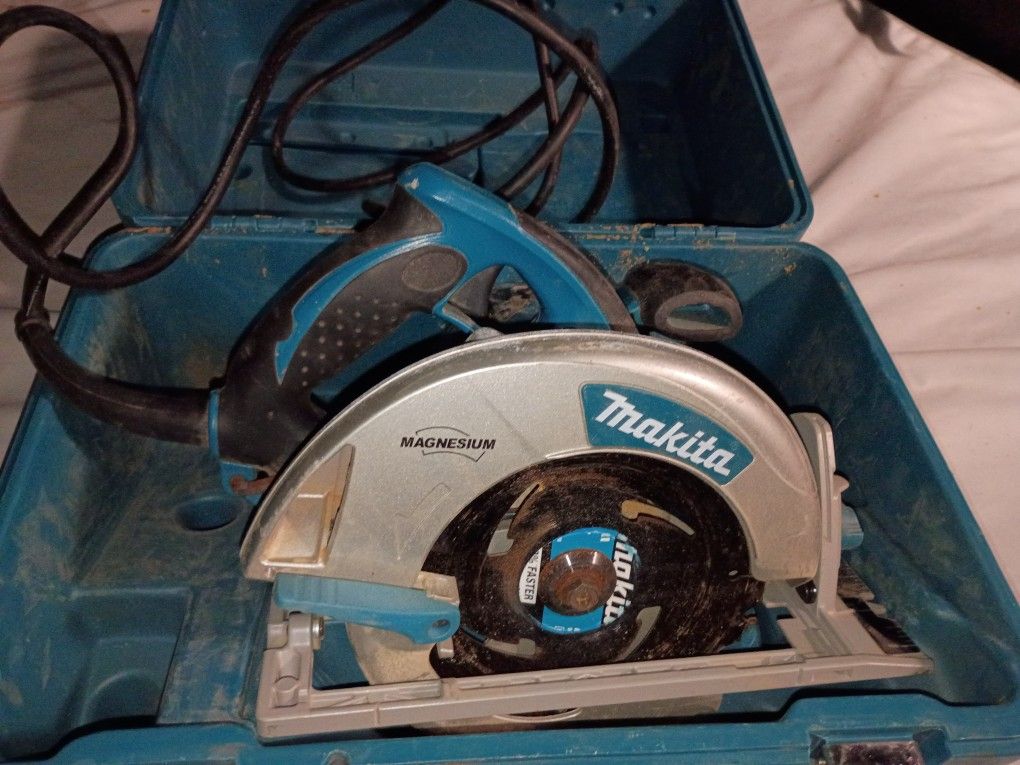 Makita Circular Saw