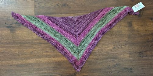 Rainbow Yarn & Fibres Women's Knit Triangle Scarf, Purple Green Striped Yarn