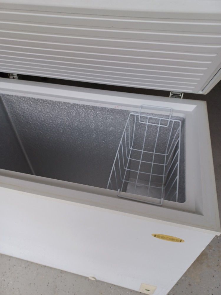 Chest Freezer Excellent Condition