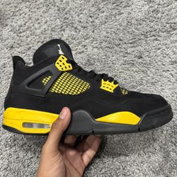 Jordan 4 “yellow Thunders” 