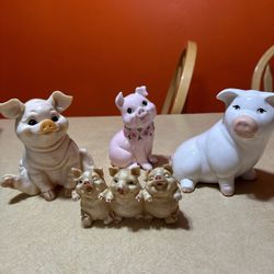 Set Of 4 Pigs 