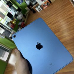 iPad 10th Generation 64GB WiFi Only Used 