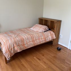 Cargo Furniture Tween Bed With Mattes 
