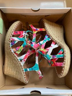 Women’s wedge sandals size 6