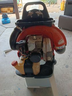 Gas-Powered Backpack Leaf Blower