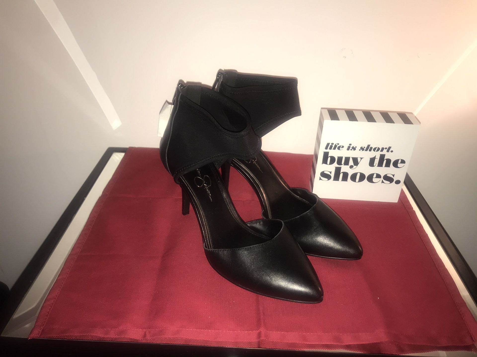 Jessica Simpson 9.5m
