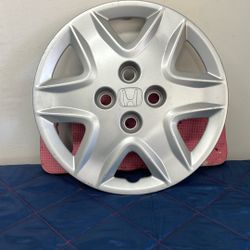 One Honda 15 Inch Civic Or Accord Wheel Cover.