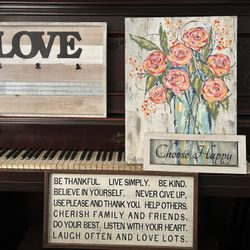 🌹Valentines Farmhouse Love and Family Signs Roses that last! Prices are made to bundle 🥰