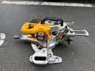 20V MAX Cordless 7-1/4 in. Sliding Miter Saw with (1) 20V Battery 4.0Ah